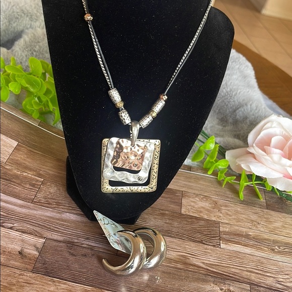 Laura Ashley Silver Modern Necklace with Pendant - Picture 8 of 9